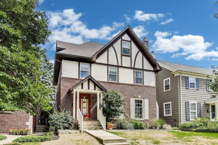 Property Photo:  2747 Garrison Avenue  IL 60201 