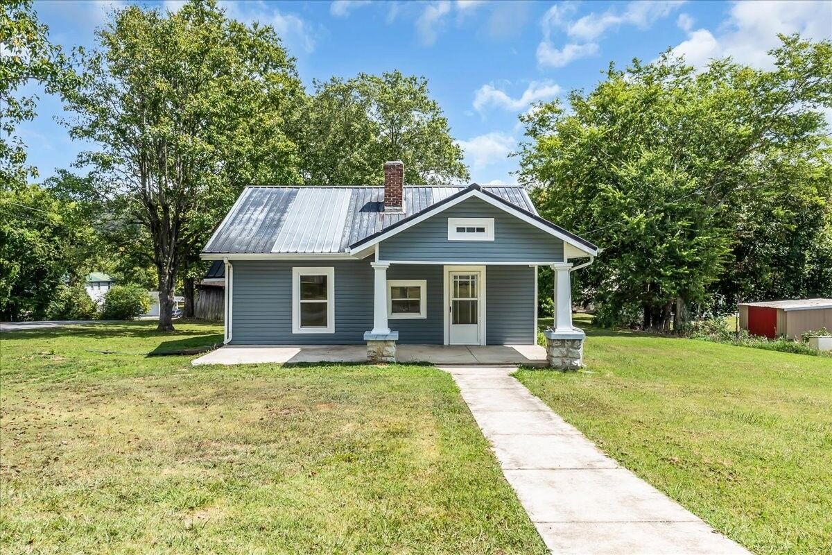 Property Photo: 104 Locust St TN 37095