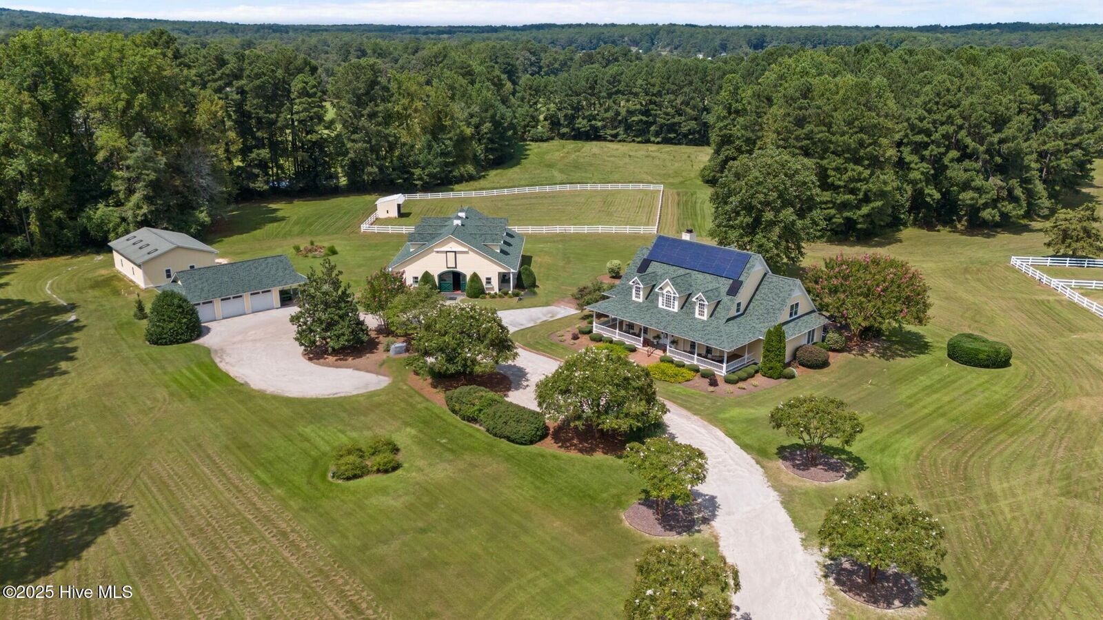 Property Photo:  2243 E Connecticut Avenue  NC 28387 