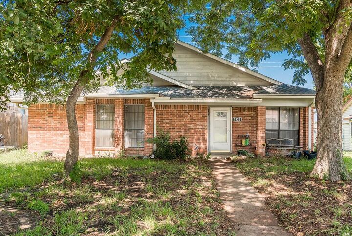 Property Photo:  1521 Panola Drive  TX 75150 