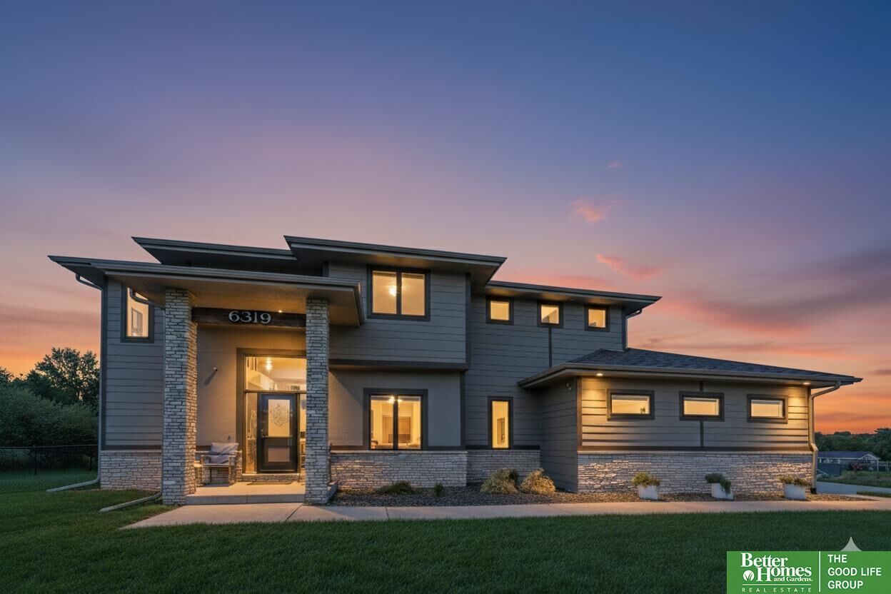 Property Photo: 6319 Majestic Oaks Road NE 68023