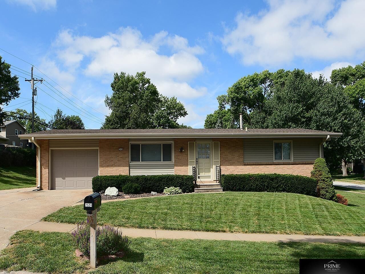 Property Photo:  2524 N 96th Drive  NE 68134 