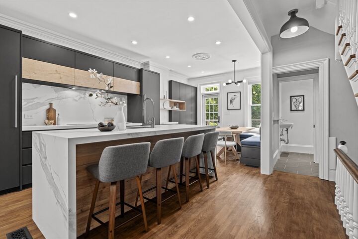 Property Photo:  6 Dartmouth Place  MA 02116 