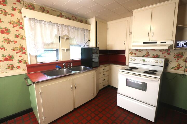 Property Photo:  27 Henry St  MA 02067 