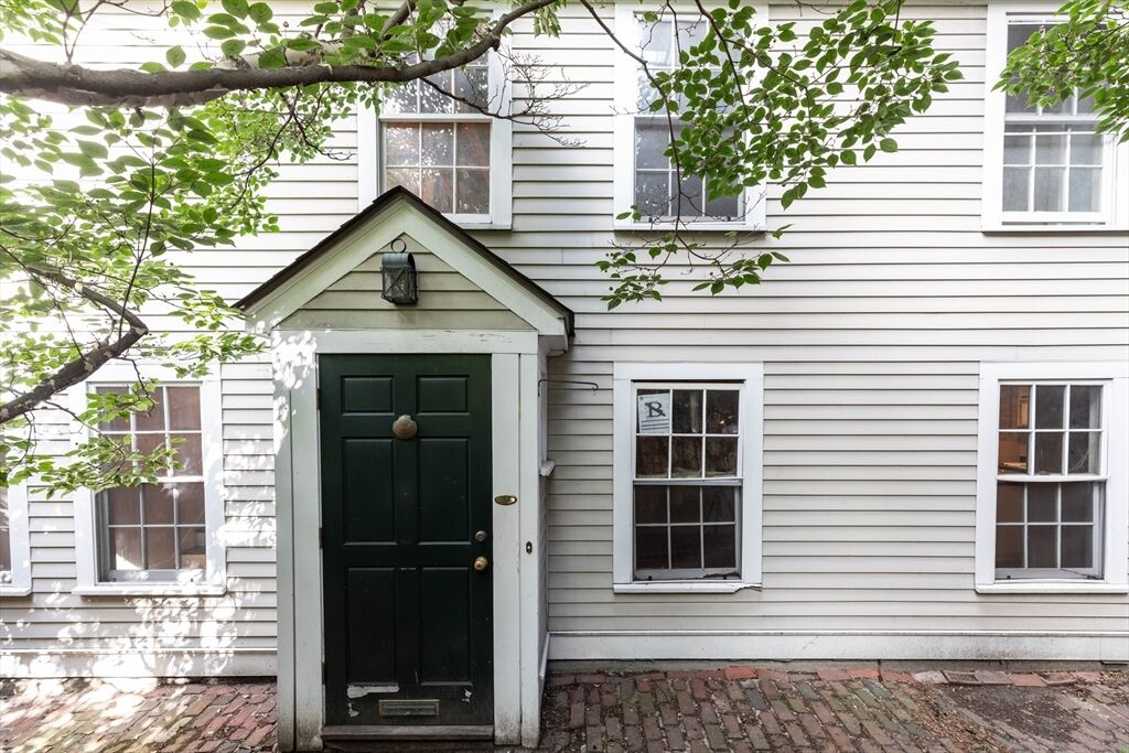 Property Photo:  21A Pinckney  MA 02114 