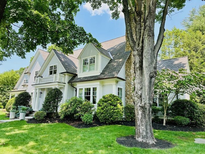 Property Photo:  15 Essex Rd  MA 02481 
