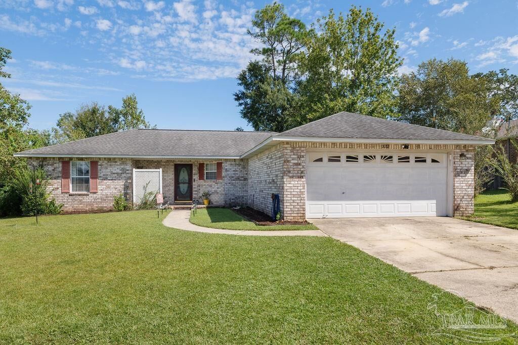 Property Photo:  332 Twisted Oak Dr  FL 32533 