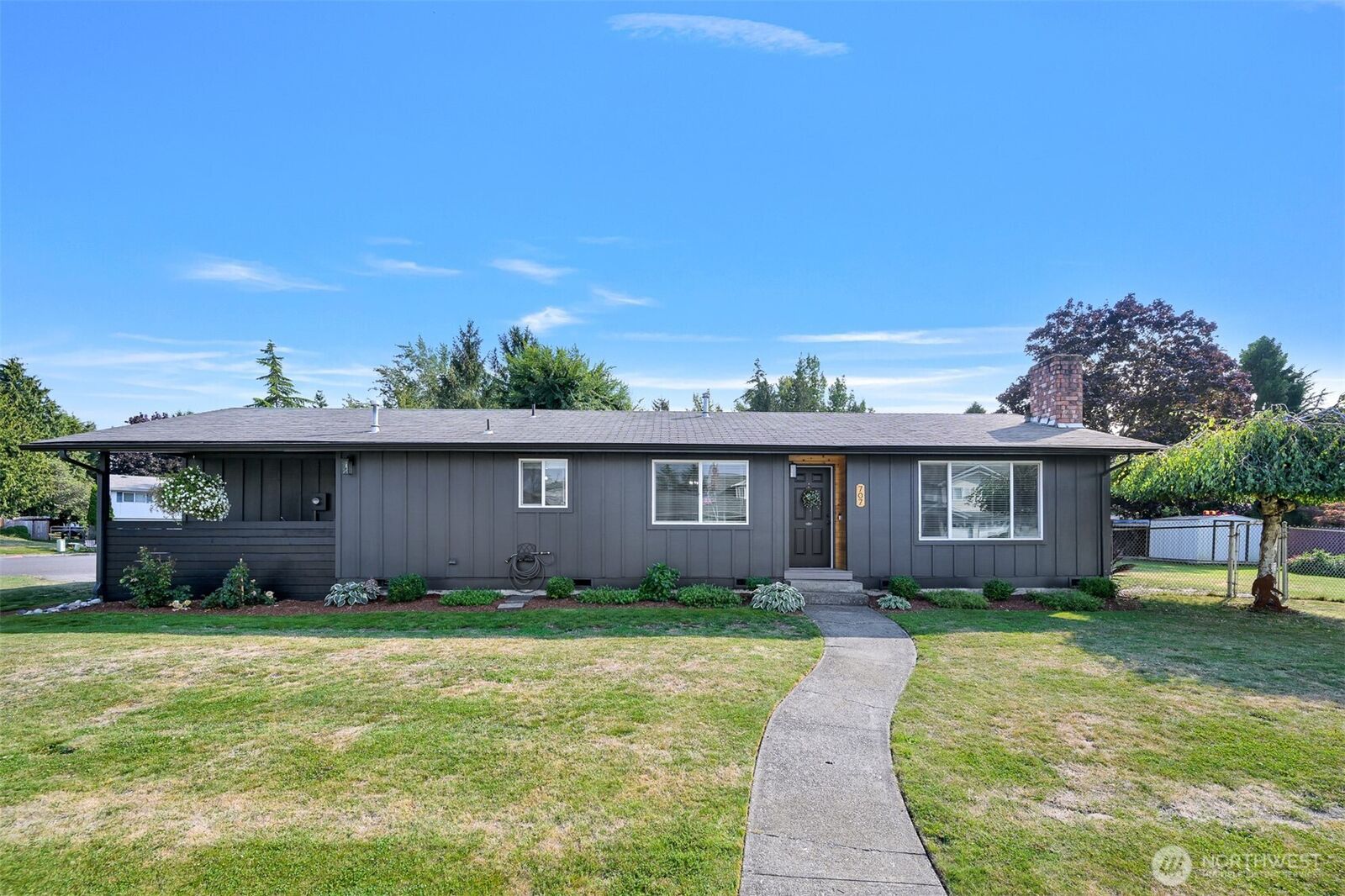 Property Photo:  707  C Street  WA 98230 