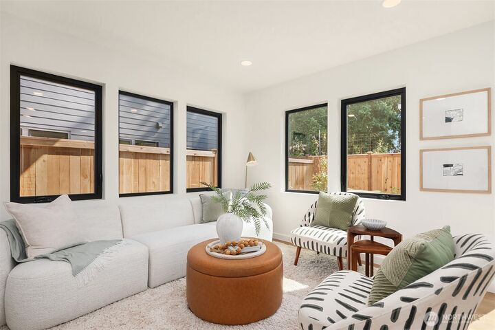 Property Photo: 12717 Dayton Avenue N WA 98133