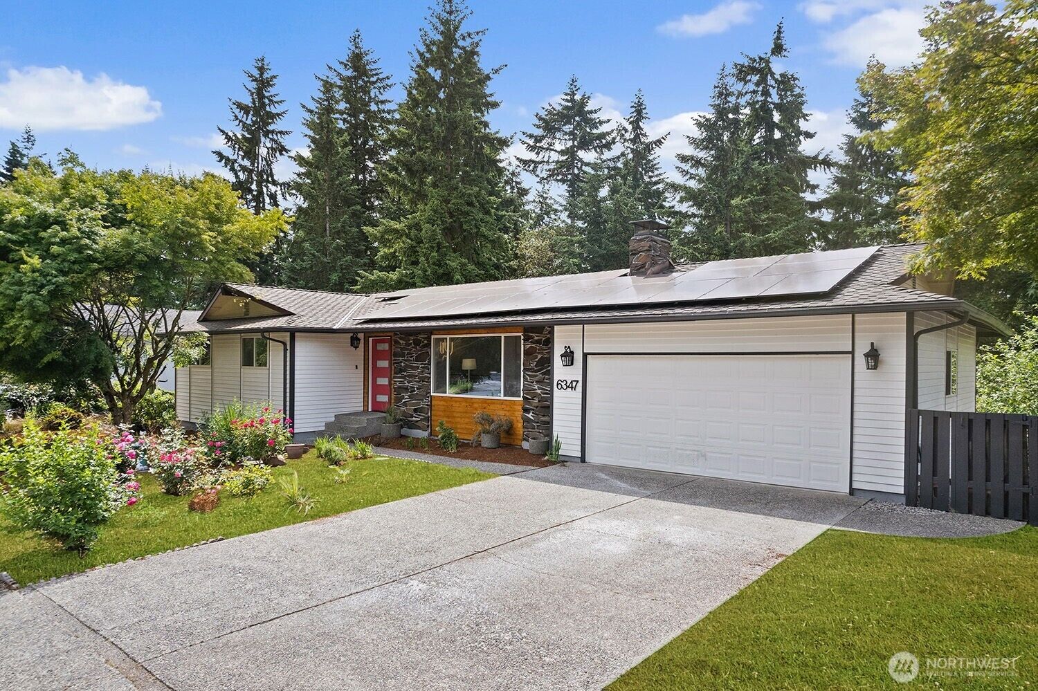 Property Photo:  6347  121st Avenue SE  WA 98006 
