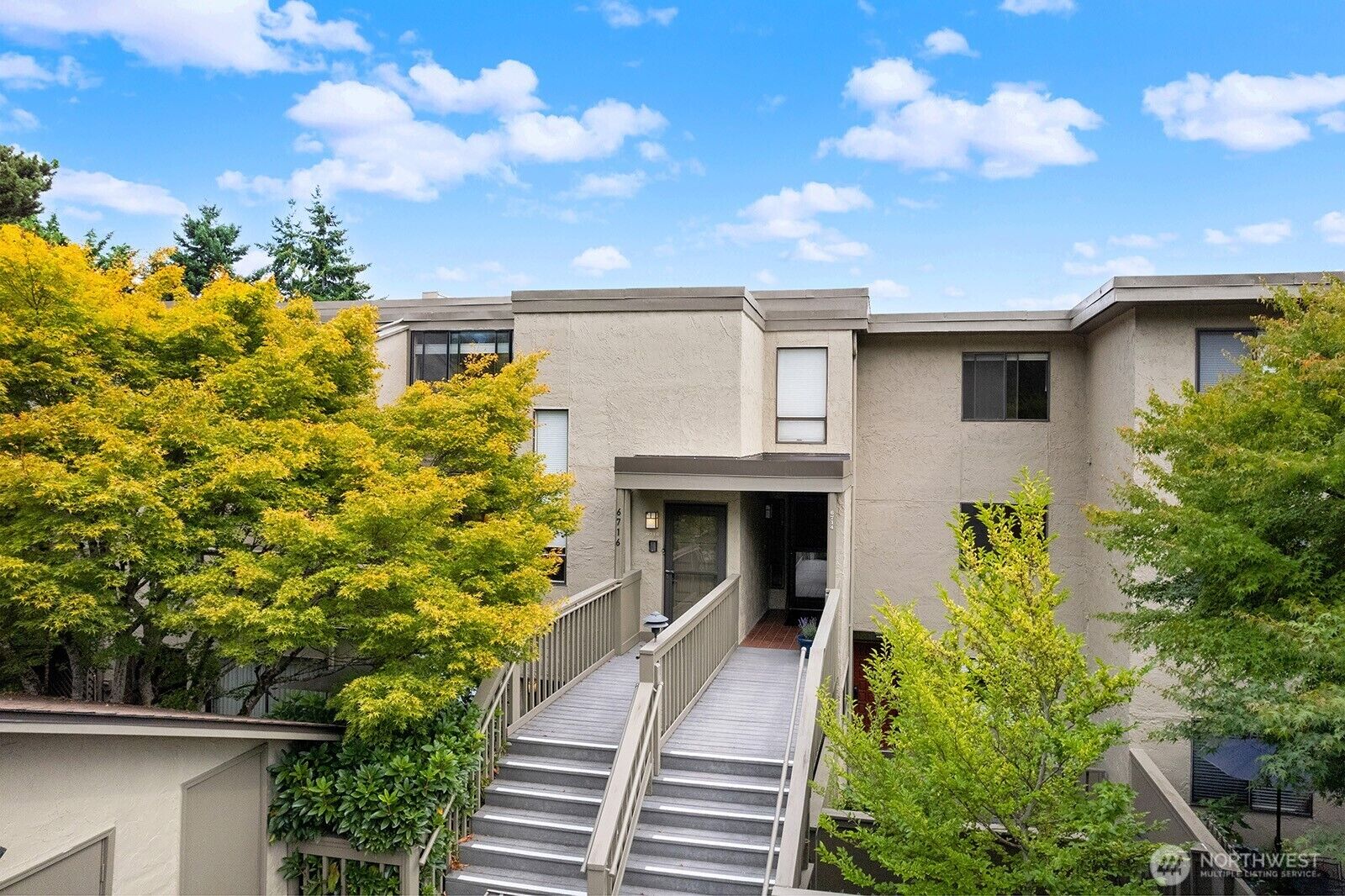 Property Photo:  6714  Park Point Way NE  WA 98115 