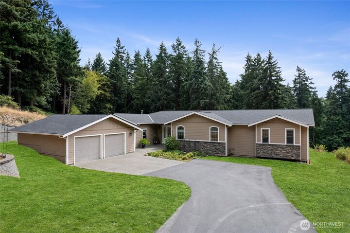 Property Photo:  3515  91st Avenue Ct E  WA 98371 