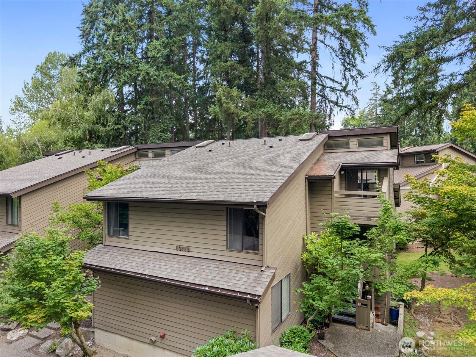 Property Photo:  19119  Ballinger Way NE 204  WA 98155 