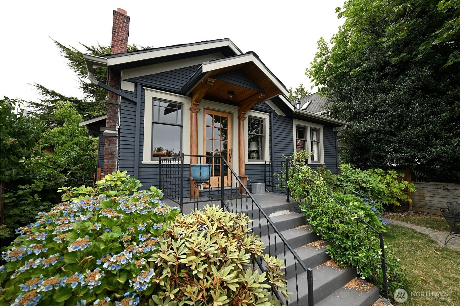 Property Photo:  5414  36th Avenue SW  WA 98126 