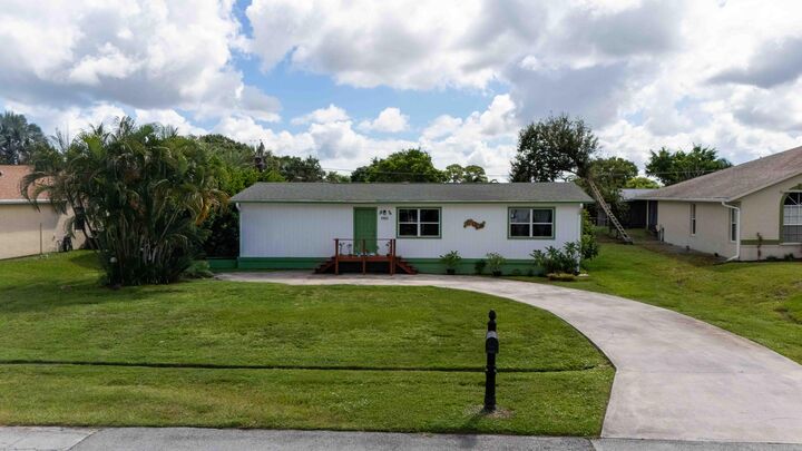 Property Photo:  1881 SE Manth Lane  FL 34983 