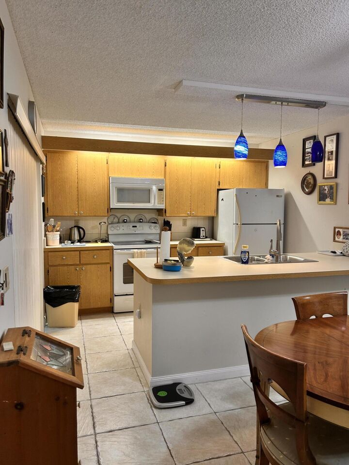 Property Photo: 8014 80th Way FL 33407