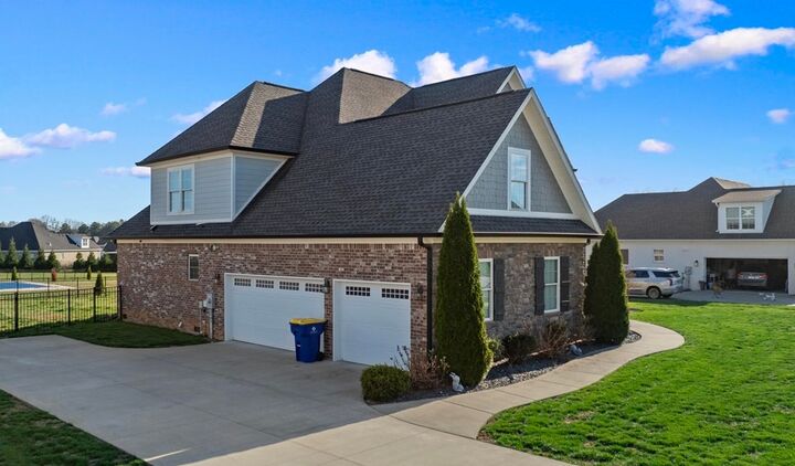 Property Photo: 8634 Pebblestone Lane KY 42122