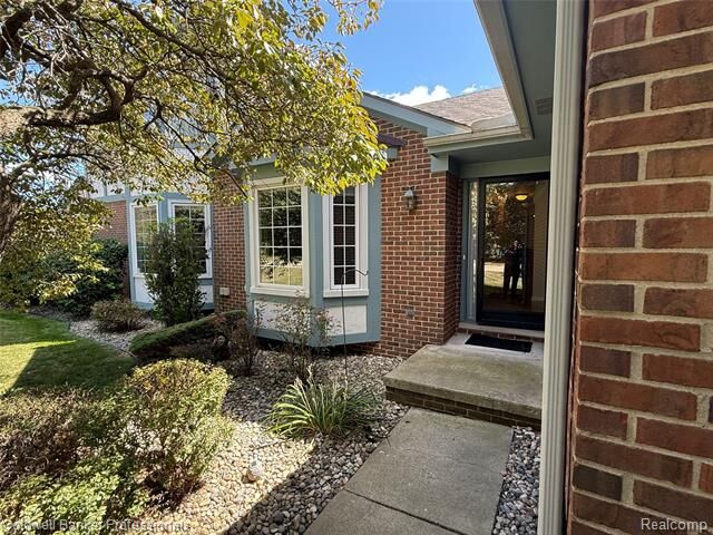 15444 Roxbury Circle  Macomb Twp MI 48044 photo