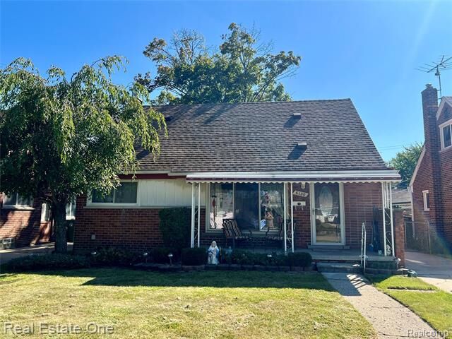 Property Photo:  6130 Belton Street  MI 48135 