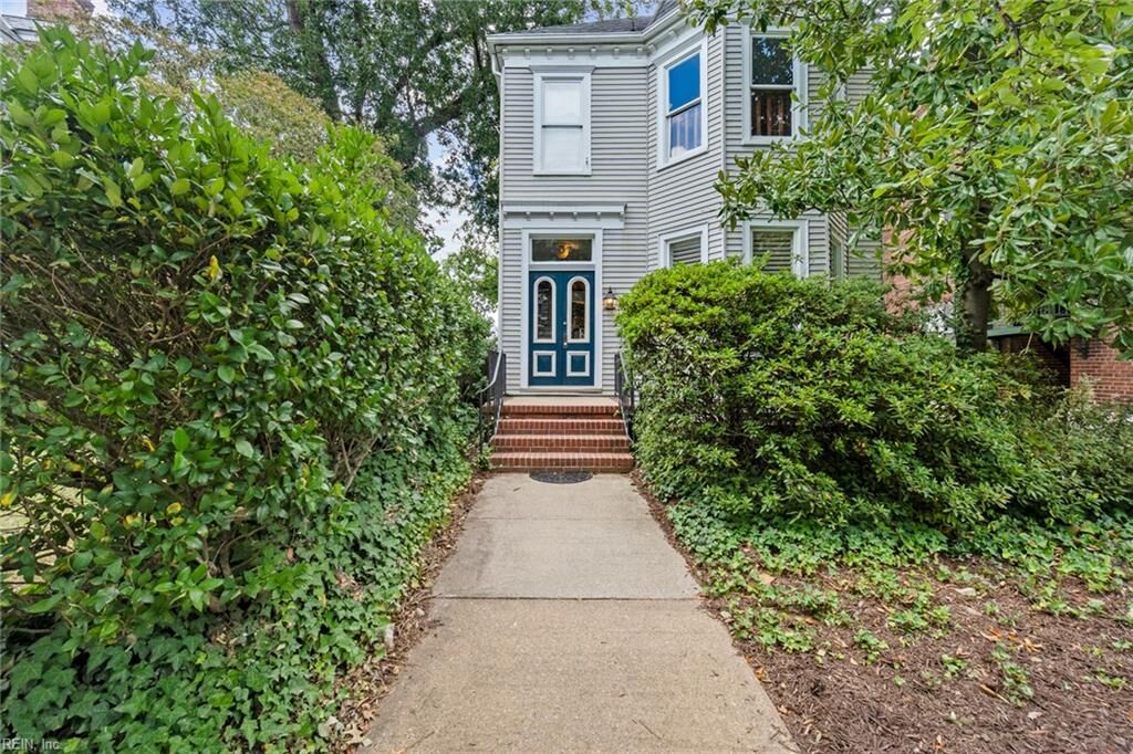 Property Photo:  407 Warren Cres 3  VA 23507 