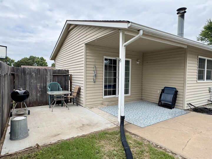 Photo de la propriété:  205 N Moy Ct.  KS 67060-1813 