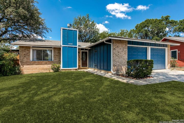 Property Photo: 14201 Modesta Pl TX 78247