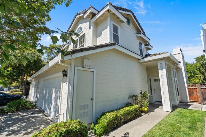 Property Photo: 5445 Ontario Common CA 94555