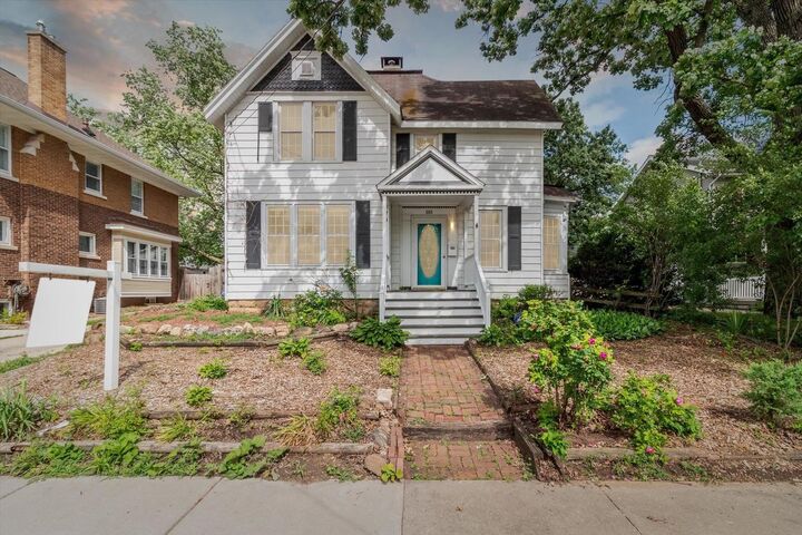 Property Photo:  133 South Monroe Street  WI 53589 
