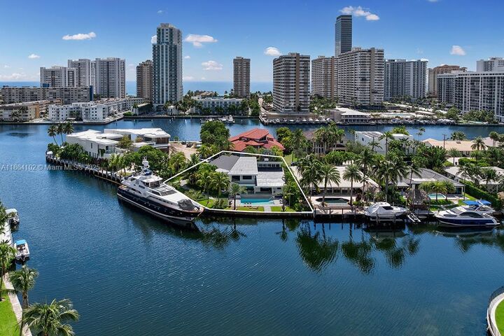 500 Palm Dr  Hallandale Beach FL 33009 photo