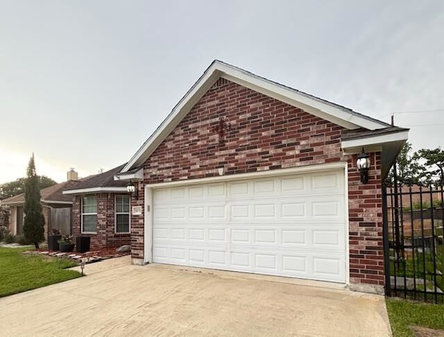 Property Photo:  5070 McAnelly Dr  TX 77708 