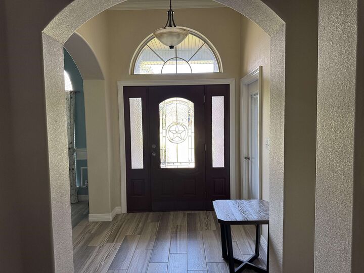 Property Photo: 125 Glenshire St TX 77657