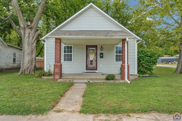 Property Photo: 115 Chestnut St KS 66547