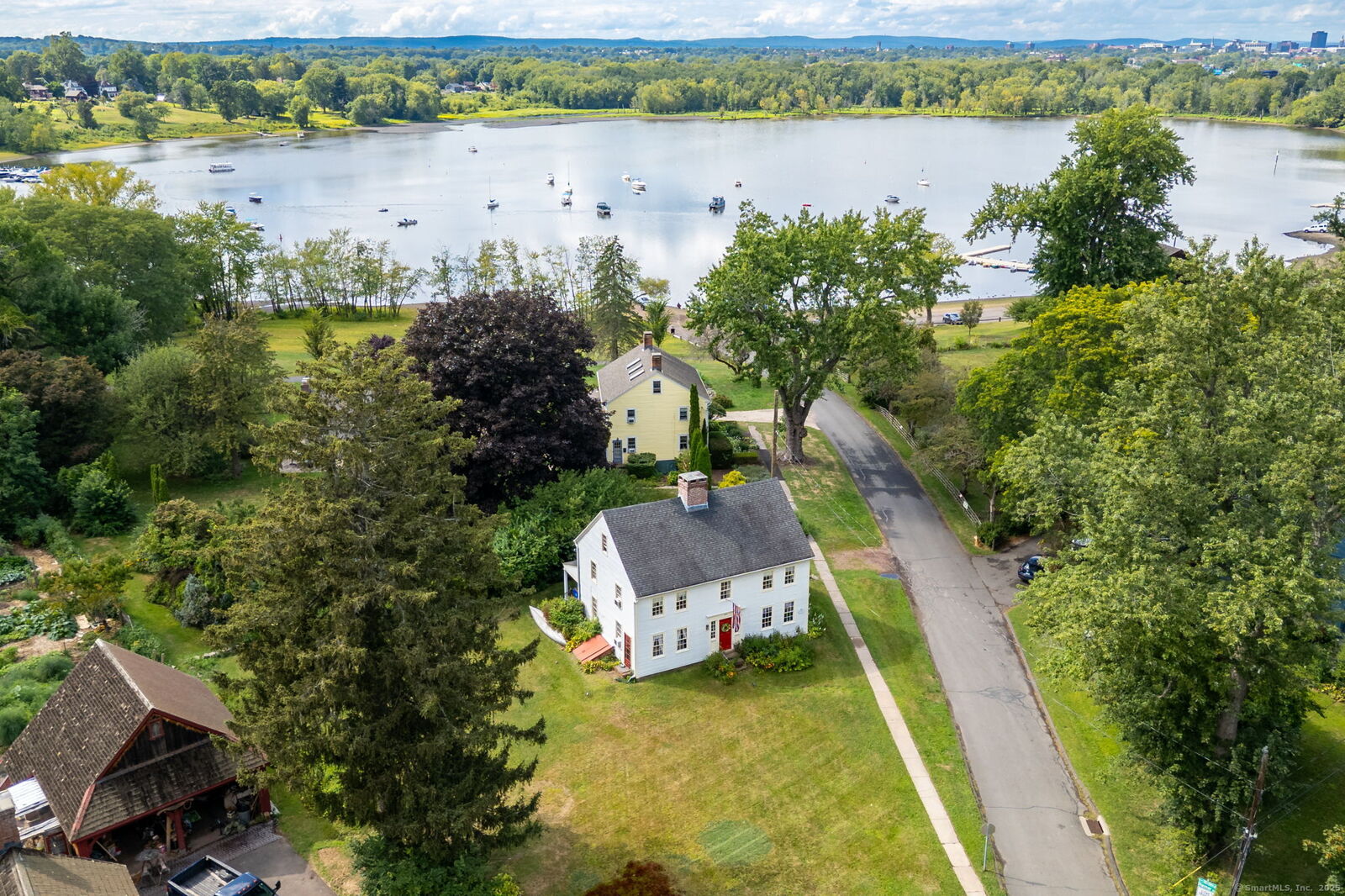 Property Photo: 493 Main Street CT 06110