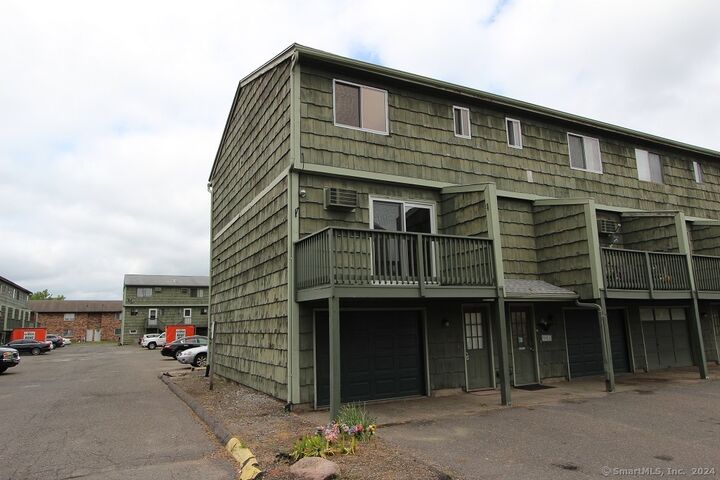 Property Photo:  1400 Meriden Road 2-4  CT 06705 