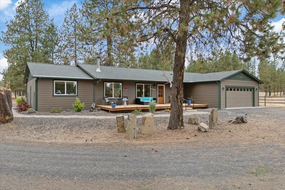 Property Photo: 25106 W Carman Ln WA 99004