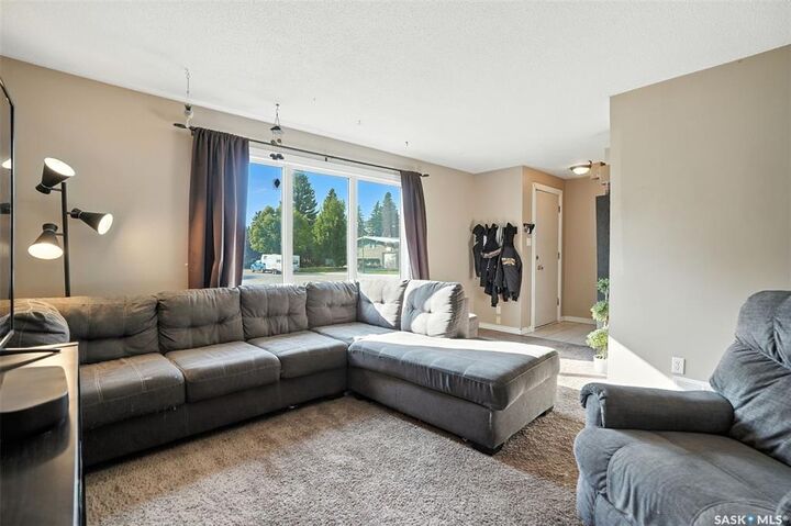 Property Photo: 1461-1463 East Heights SK S7J 3B2