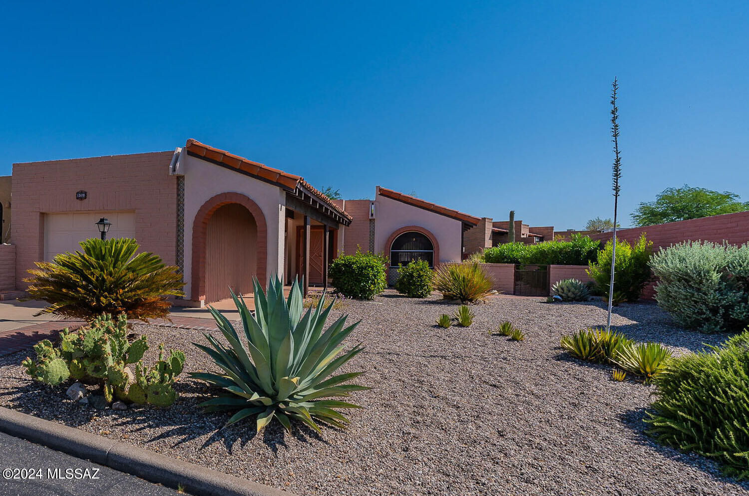 Property Photo: 1500 W Calle Amadeo AZ 85622