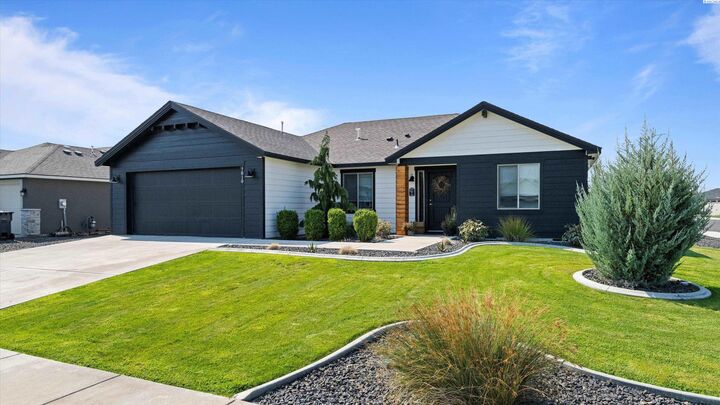 Property Photo: 7810 Cassiar Dr WA 99301