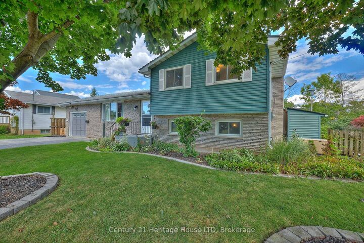 Property Photo:  15 Malkin Avenue  ON L2A 5H9 