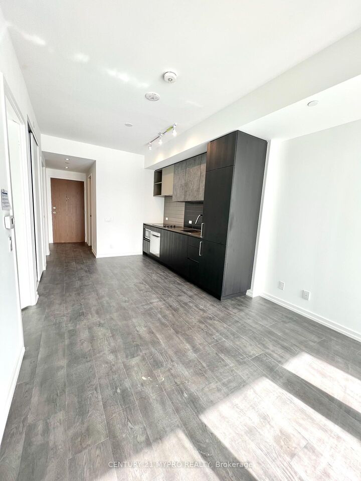 Property Photo:  1000 Portage Parkway 908  ON L4K 0L1 