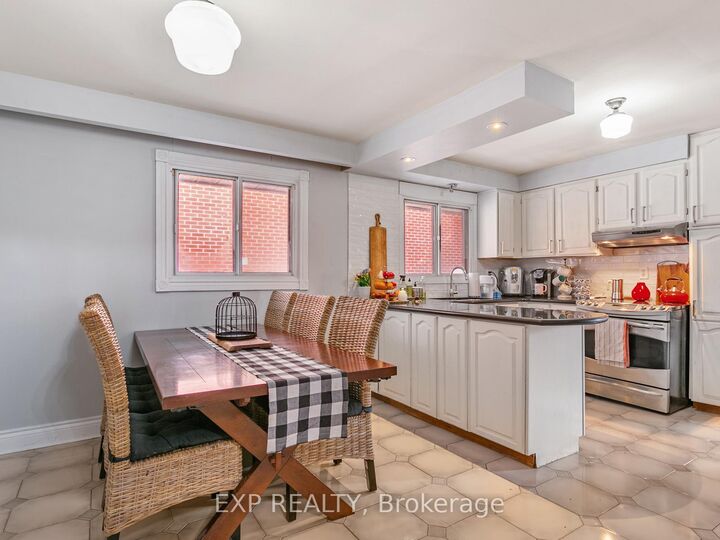 Property Photo:  146 Weldrick Road W  ON L4C 3V1 