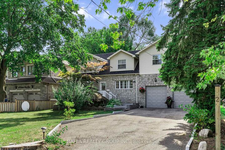 Photo de la propriété: 52 Orchard Park Drive ON M1E 3T7