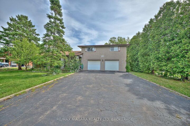 Property Photo: 228 Doans Ridge Road ON L3B 5N7
