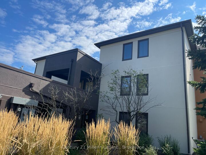 Property Photo:  169 Jozo Weider Boulevard 118  ON L9Y 0V2 