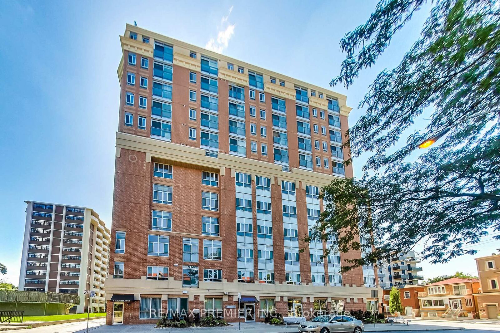 Property Photo:  15 Maplewood Avenue 1102  ON M6C 4B4 