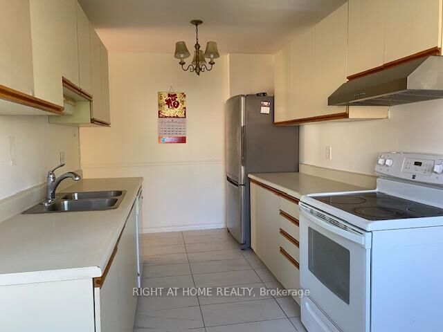 Property Photo:  29 Jackman Drive  ON L6S 2L7 