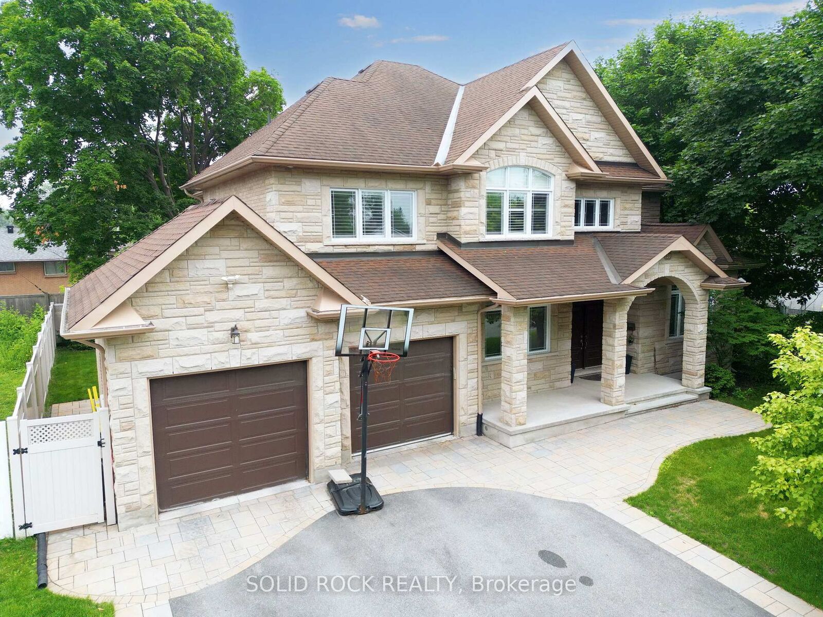 Property Photo: 120 Rossland Avenue ON K2G 2L3