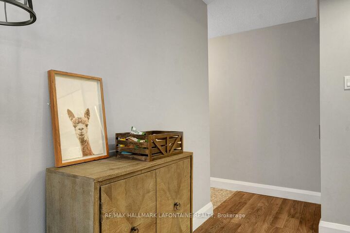 Property Photo: 475 Laurier Avenue W 401 ON K1R 7X1
