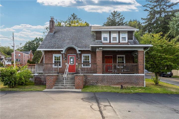 Property Photo:  1812 Lincoln Way  PA 15131 