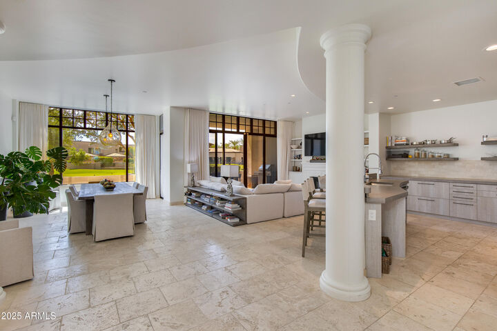 Property Photo: 8 E Biltmore Estate 110 AZ 85016